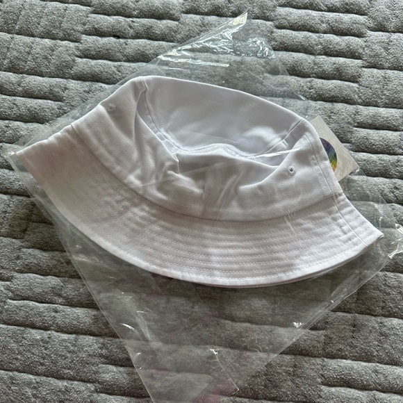 New York or Nowhere “Disco” bucket hat, BNWT - Picture 2 of 3
